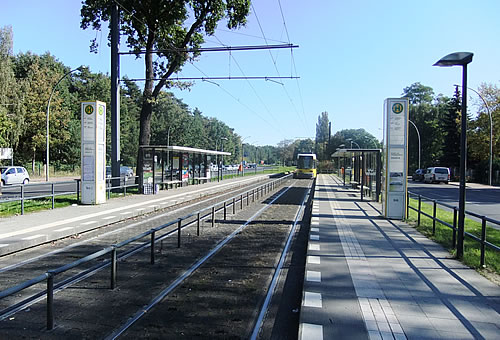 Bahnhof Niederschoeneweide-Johannisthal  Sadowa Koepenicker Grenze