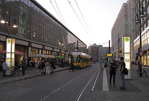 Karl-Liebknecht-Strasse  Bahnhof Alexanderplatz