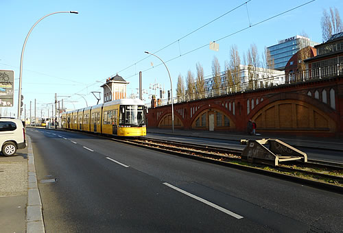 Warschauer Strae (bis U-Bahnhof)