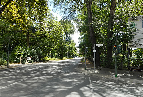 Germanen- / Provinzstrae  Niederschnhausen Friedensplatz