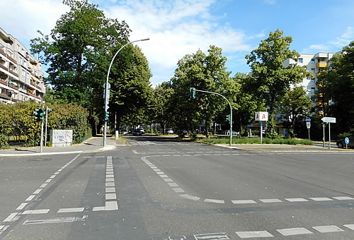 Mariendorf Dorfstrae  Trabrennbahn